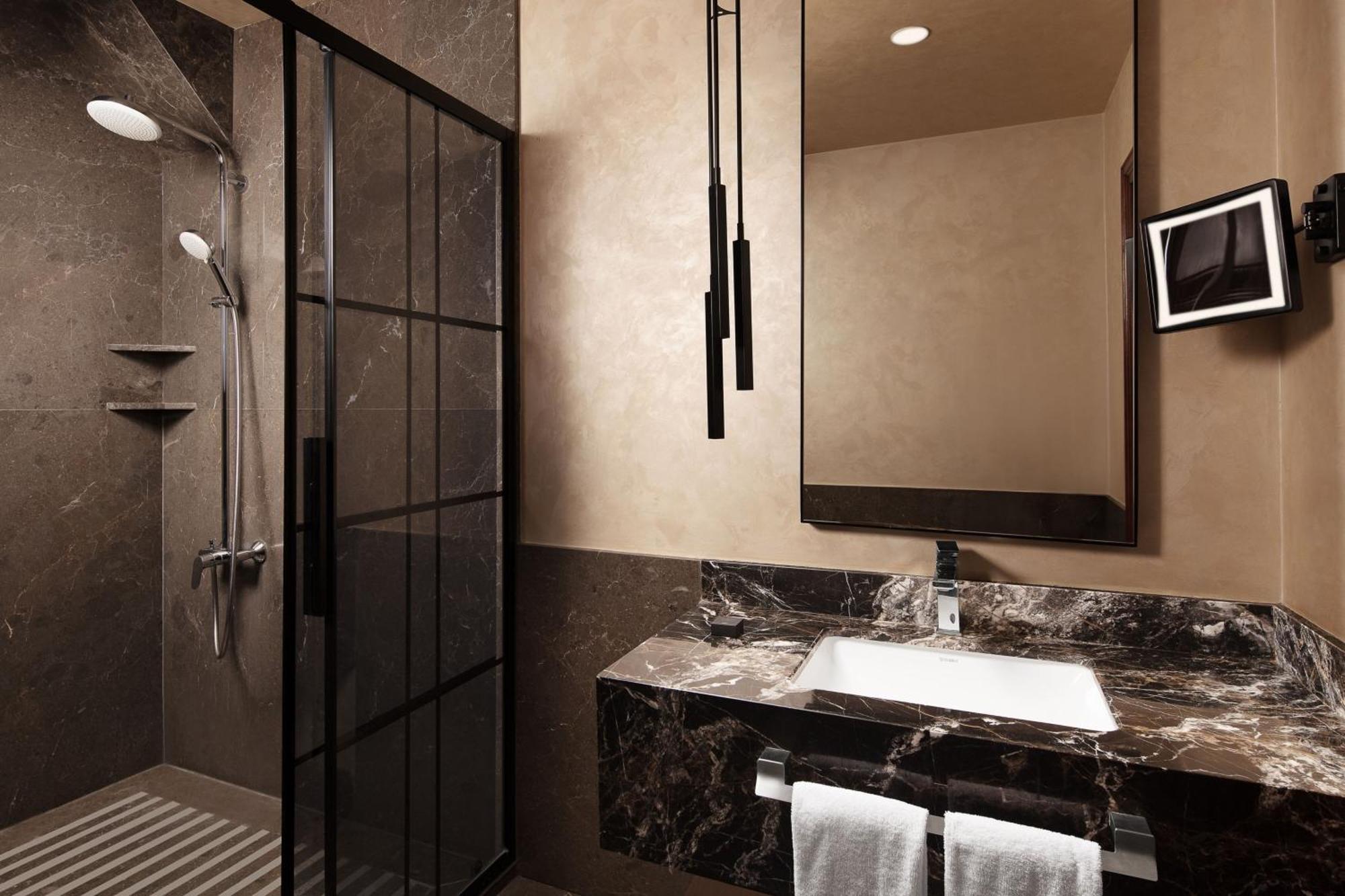 德卡蒙多加拉塔酒店 伊斯坦布尔 外观 照片 Bathroom
