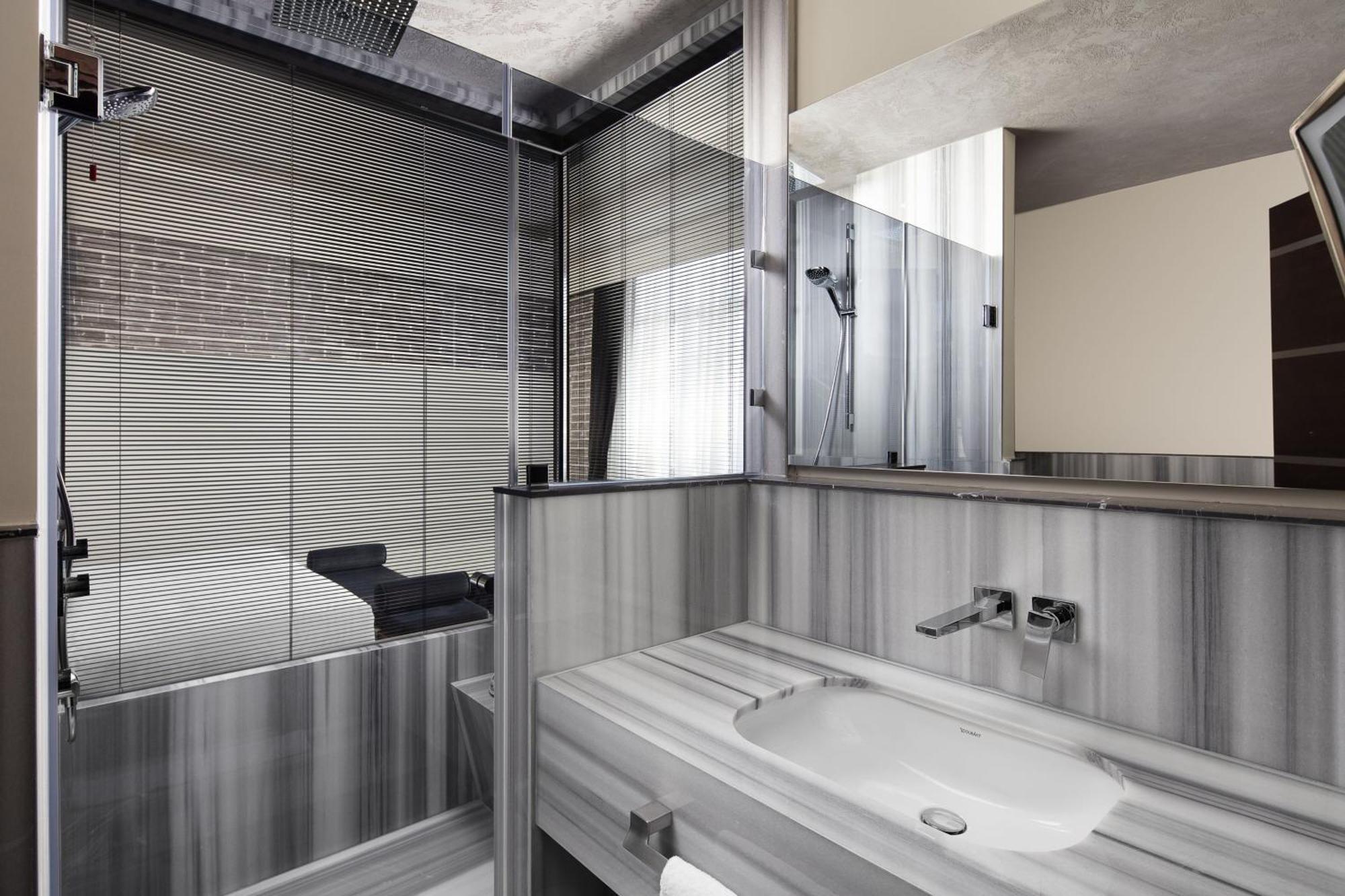 德卡蒙多加拉塔酒店 伊斯坦布尔 外观 照片 A modern Turkish bath