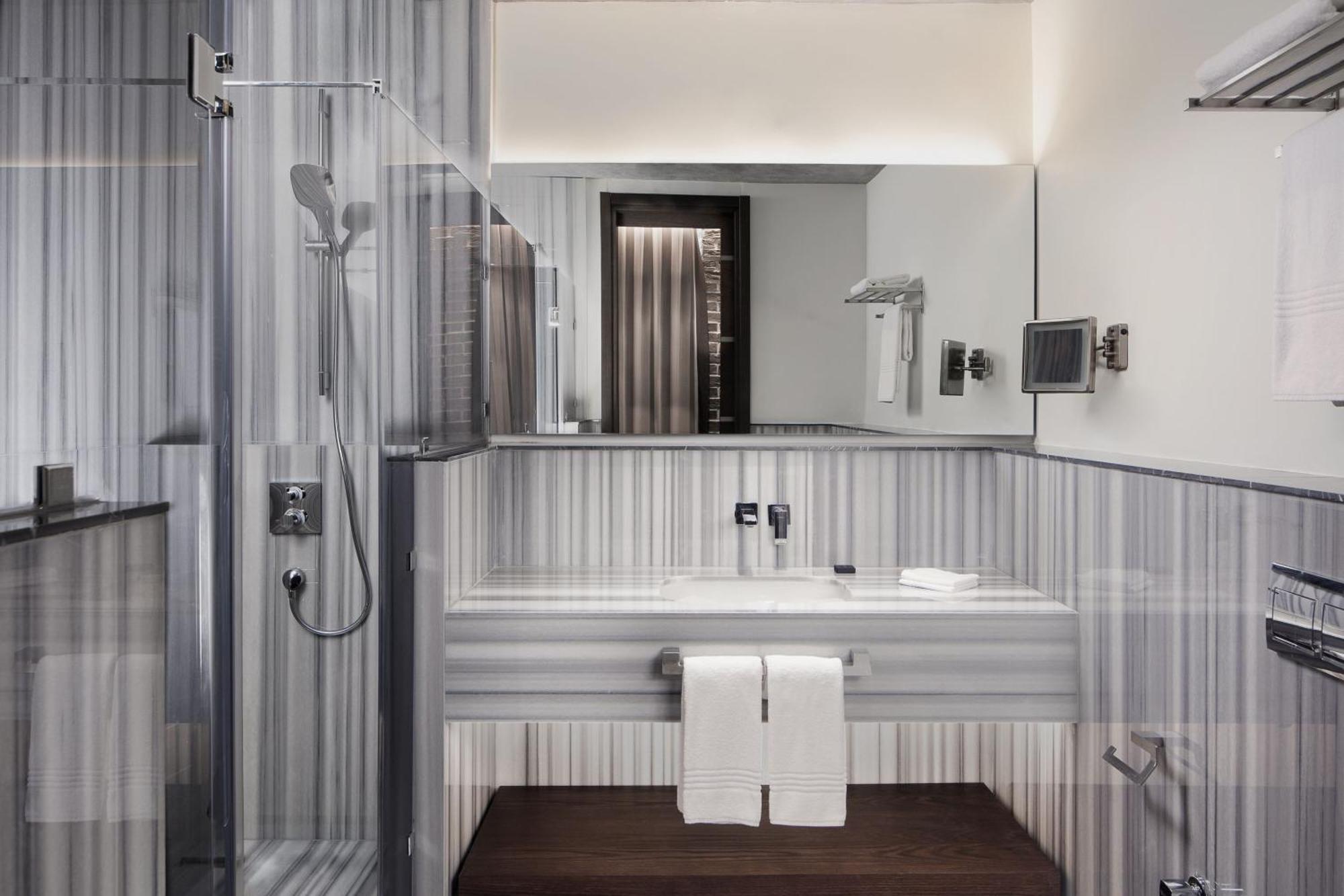 德卡蒙多加拉塔酒店 伊斯坦布尔 外观 照片 Bathroom