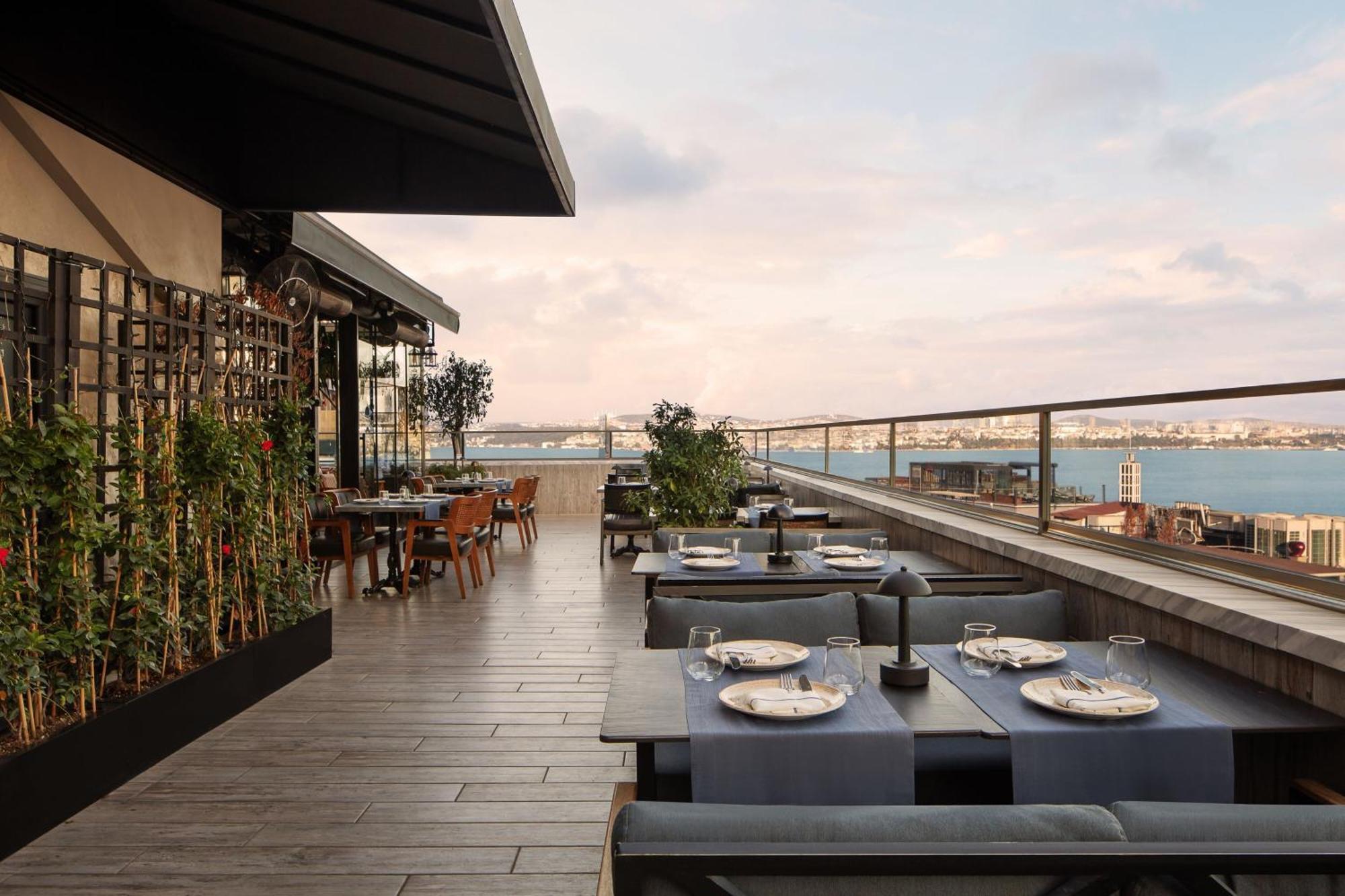 德卡蒙多加拉塔酒店 伊斯坦布尔 外观 照片 The Sky Bar